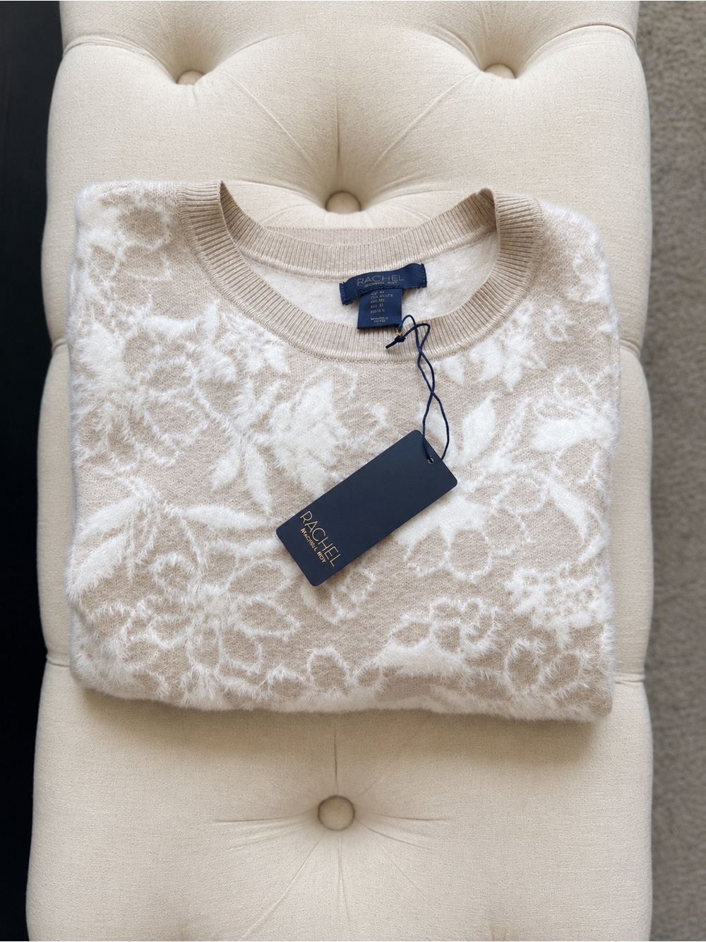 NWT Rachel Roy Beige Floral Knit Short Sleeve Sweater Soft Textured Pullover